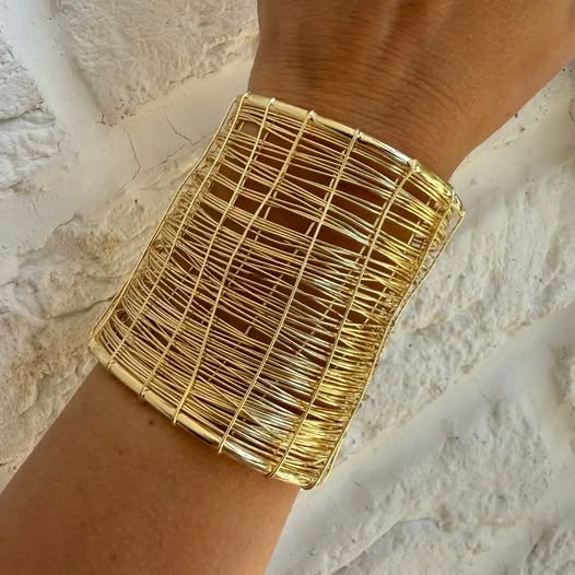 Elegant Handcrafted Gold Bracelet
