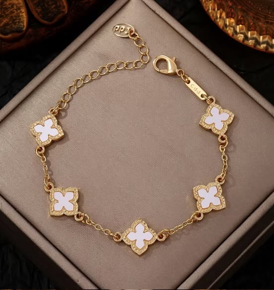 Clover Dupe Bracelet Stack