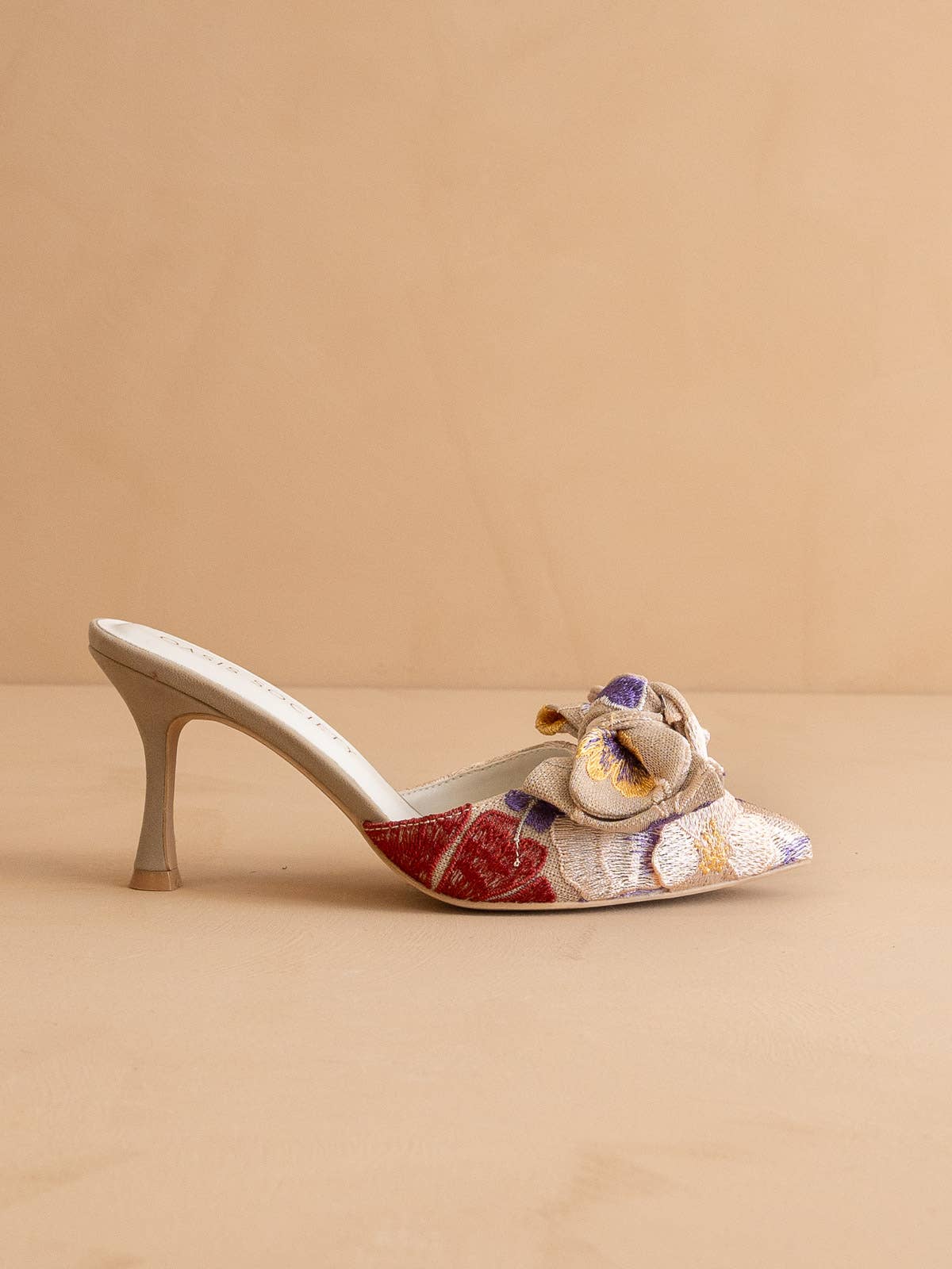 Floral Pointed Bow Accent Kitten Heel
