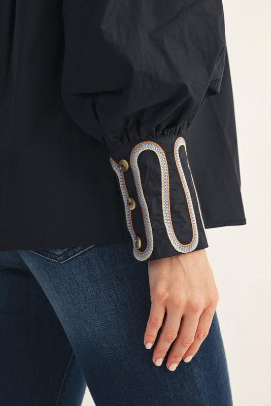 Accent Embroid. Blouse