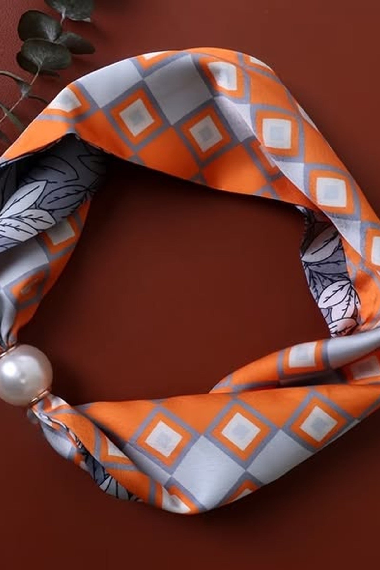 Pearl Magnetic Silky Scarf