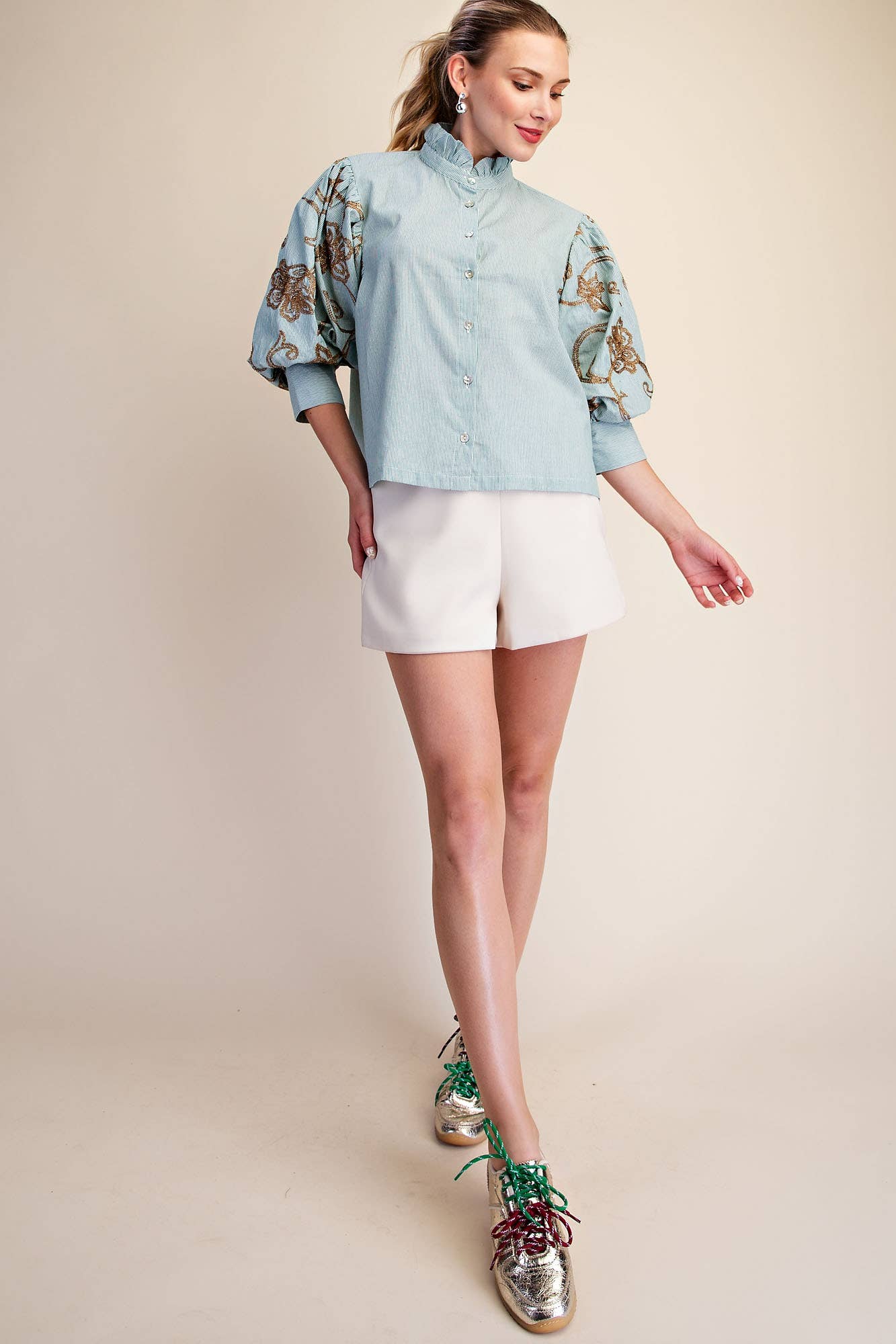 Ruffle Neck Embroidery Puff Sleeve Blouse