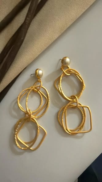 Handmaid Gold And Pearl Earring