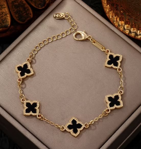 Clover Dupe Bracelet Stack