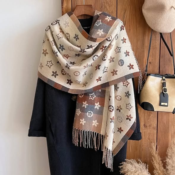 Soft Fringe Wrap